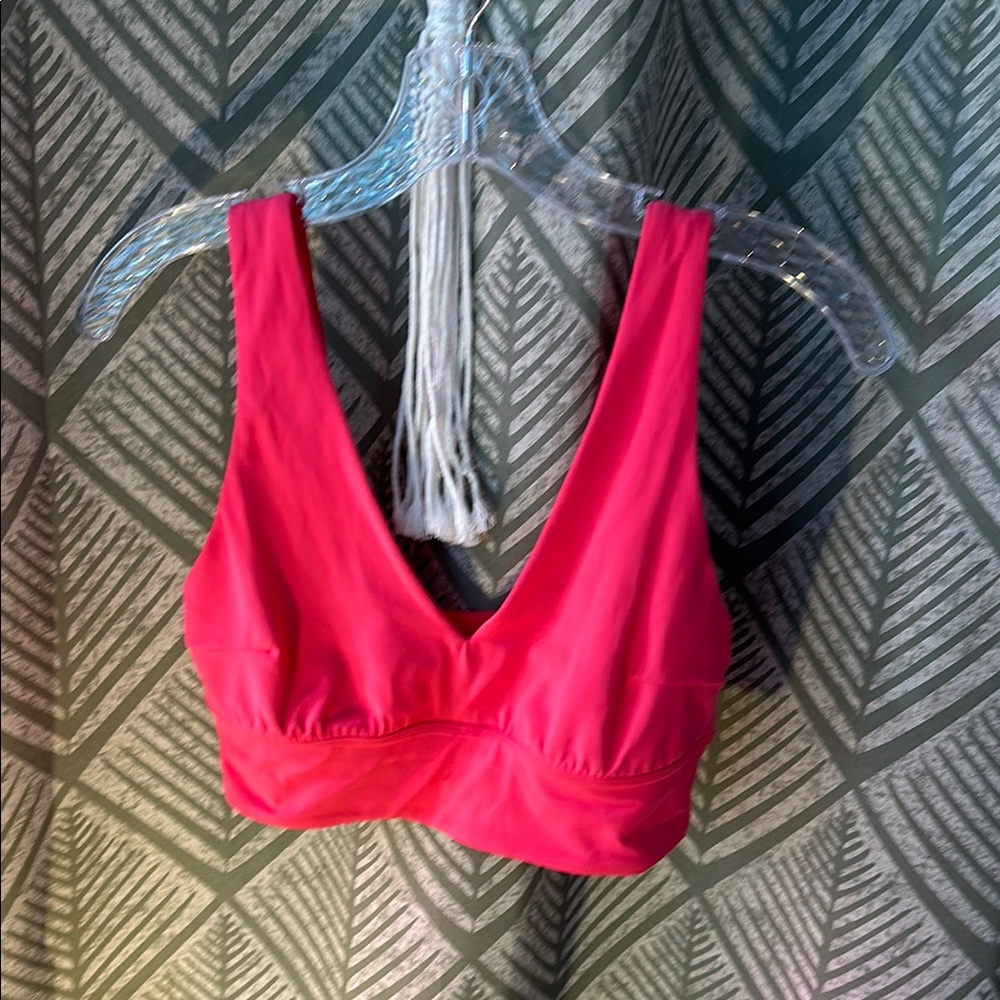 GUC Lululemon Align V-neck Bra Light Support C/D Cup in Lipgloss